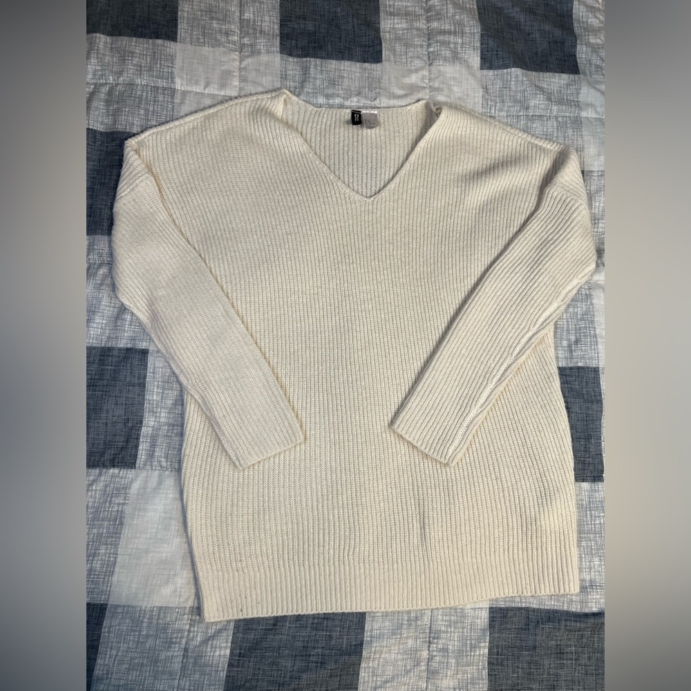 H&M Divided Off-White Ribbed Sweater - Picture 2 of 4